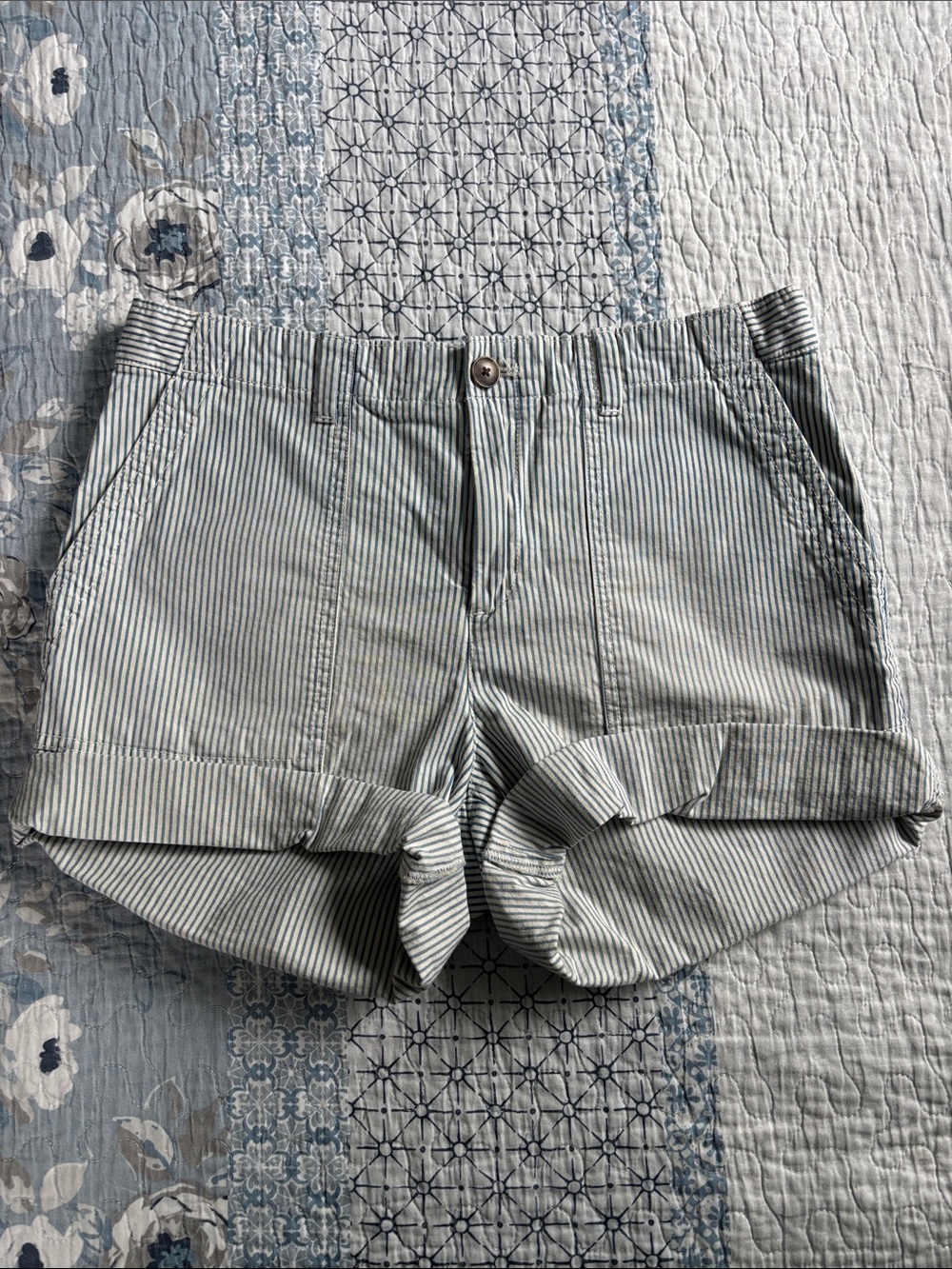 GAP High-Waist Pinstripe Roll-Cuff Shorts - Light Blue & White size 6. Like new.